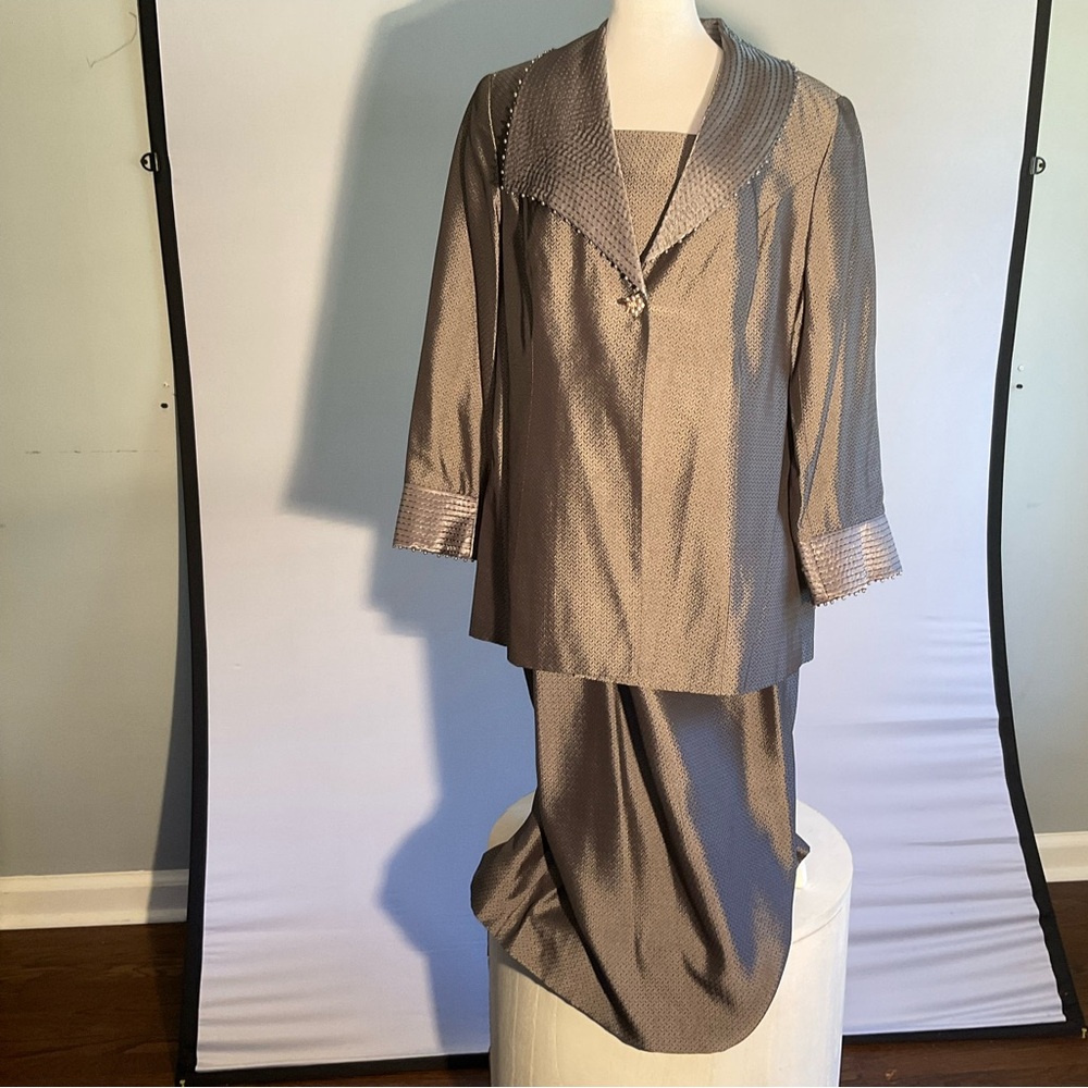 Faith Embellished Skirt Suit with Removable Dickey Size 18W - Picture 11 of 16